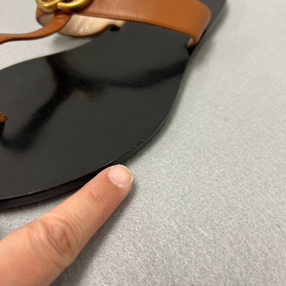 Gucci Double G Logo Leather Thong Sandal Womens 40 US 9 Summer Beach - Picture 15 of 16